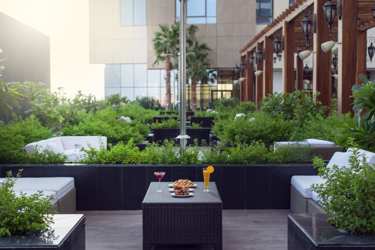 Movenpick Hotel And Residences Riad Exterior foto The Park, Hyderabad