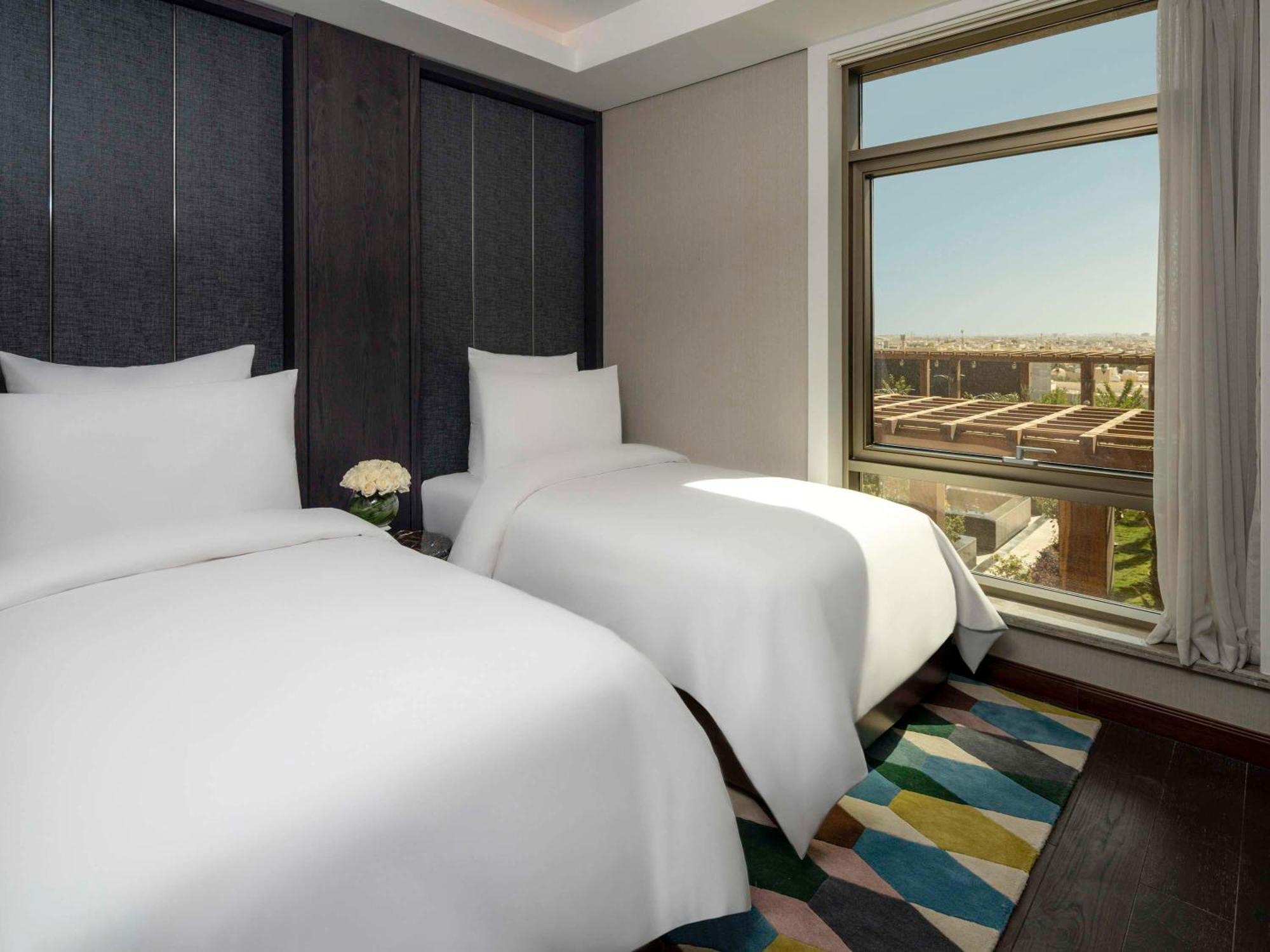 Movenpick Hotel And Residences Riad Exterior foto Deluxe room